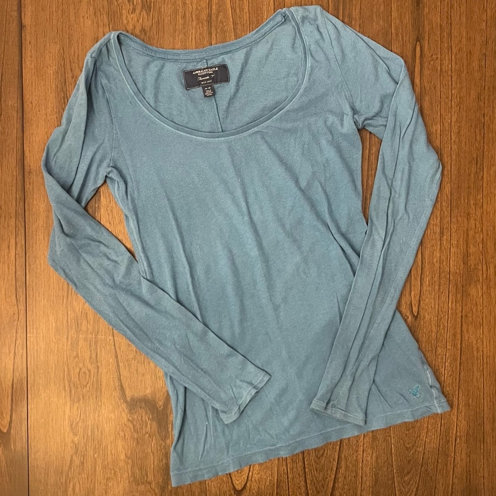 American Eagle Long Sleeve Tee, Size Medium, Color Blue